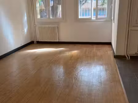 à louer t3 65m2 à 100m de la place dupuy