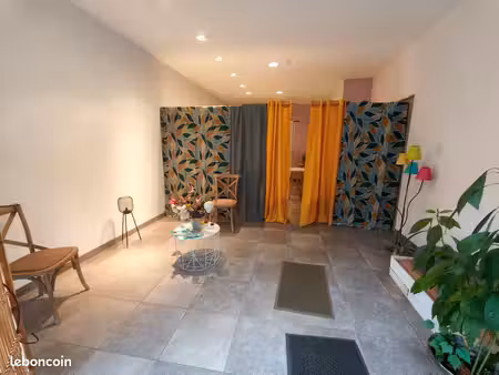 local commercial 65 m² – centre-ville de souillac – lumineux