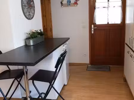 grand studio meublé à froges