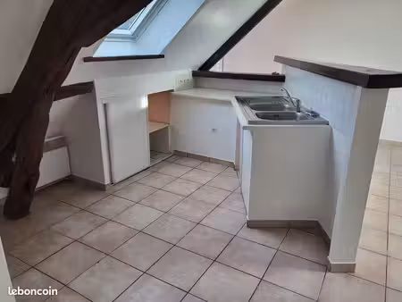 appartement f2 avec poutres apparentes à gien