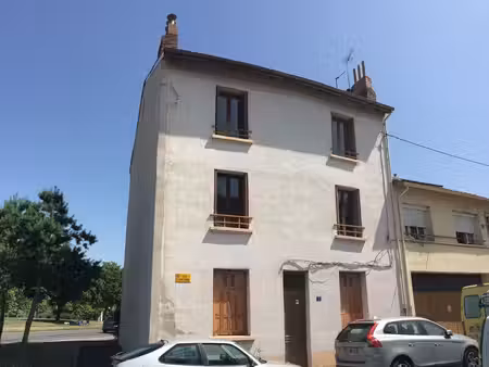 investisseurs petit immeuble entier 240 m2 sur 2/3 niveaux divisé en 6 t2 dont 4 en platea