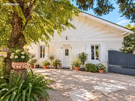 maison 8 pièces 209 m²