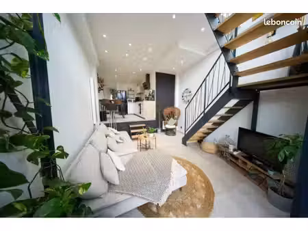 maison avec extérieur