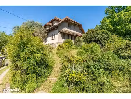 maison 8 pièces 246 m²