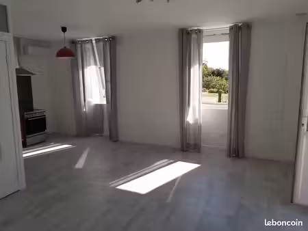climatisé 2 chambres grand séjour 30 m2