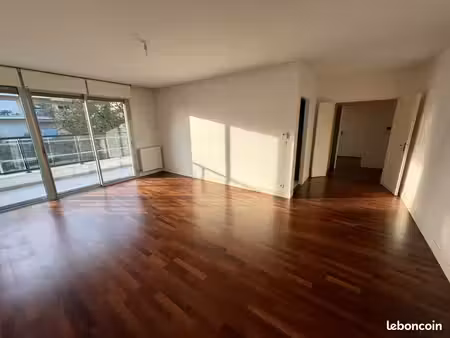 bordeaux caudéran centre / t3 de 73 m² / etage 3/3