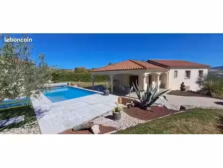 maison avec piscine sur les hauteurs de la grand-croix
