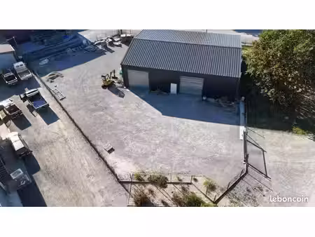 depot hangar a louer
