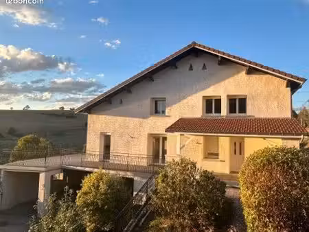 maison entièrement rénovée en 2026 par un architecte  3 chambres+bureau  grande terrasse  