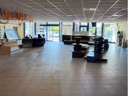 local commercial à louer