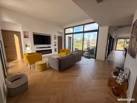 maison familiale contemporaine de 182 m² – 4 chambres – terrain de 1 200 m² – proche du la