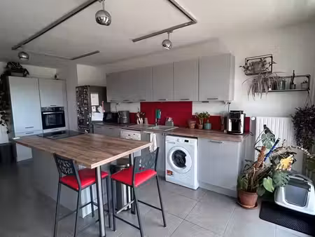 t4 74 m² – 3 chambres – 2 balcons – garage + cave – parc de l’europe