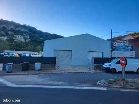 bâtiment industriel 345m2 a louer a bedarieux