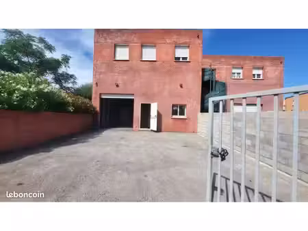 entrepôt 125m2 avec bureau et jardin