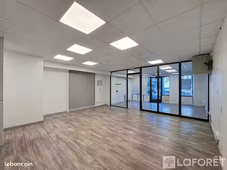 local commercial 73 m² béziers