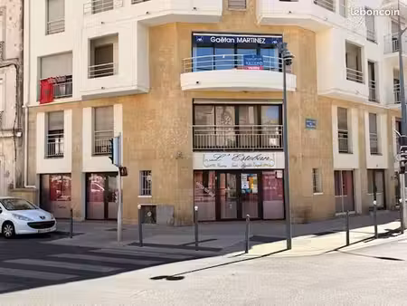 local commercial de 100 m² toutes activités sans pas de porte