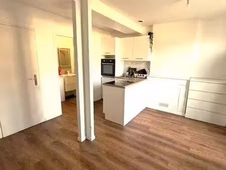 immeuble 5 pièces 64 m²