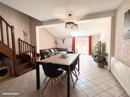 appartement duplex avec cour à langres