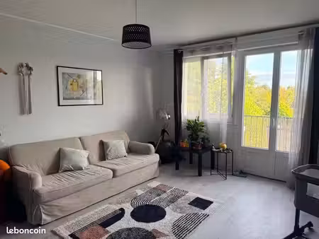 grand t2 lumineux et meublé