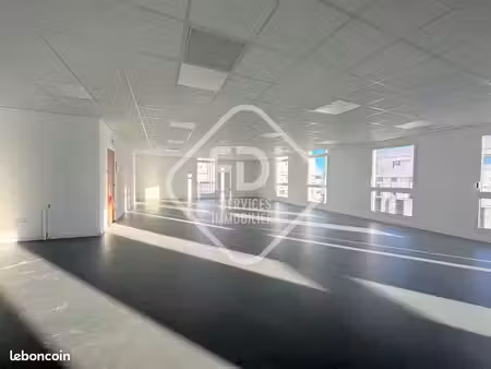 bureaux 3450 m² castelnau le lez