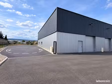 local d'activité 186 m²