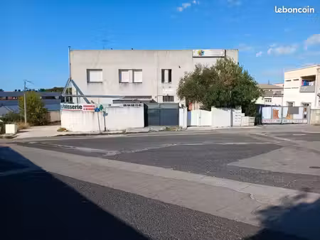 local 900m2 sur 2420m2 de terrain à vendre garosud prix 1100000e