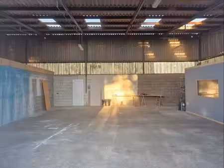 stockage/hivernage – grand hangar fermé