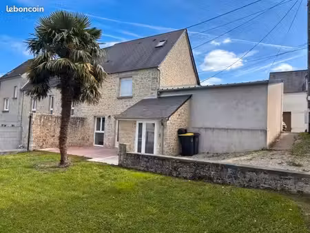 jolie maison meublee