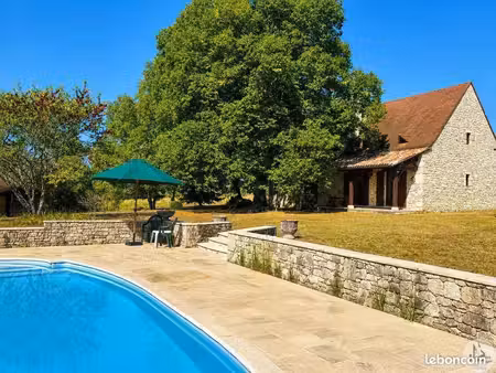 maison 6 pièces 165 m²