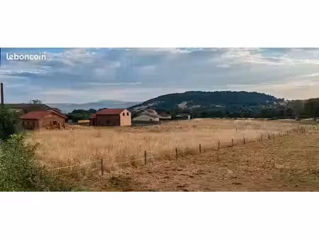 grand terrain à bâtir pour 4 lots