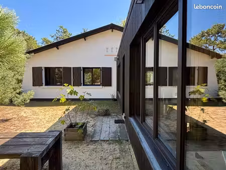 une maison tournée vers la forêt à soulac