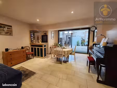 propriété 8 pièces 166 m²