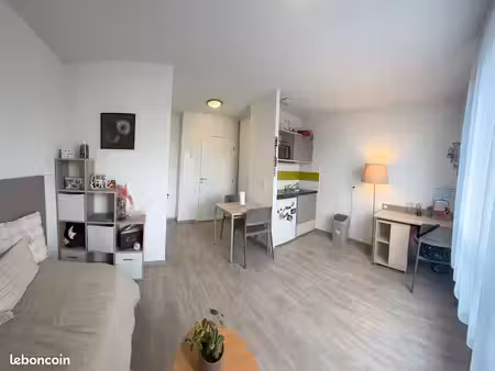studio 22m² bail commercial + parking