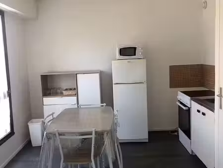 studio + place de parking
