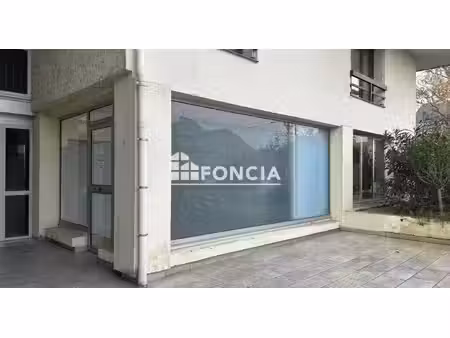 local commercial à louer