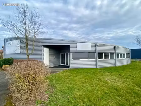 local d'activités 621 m²