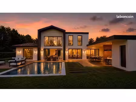 maison 6 pièces 223 m²