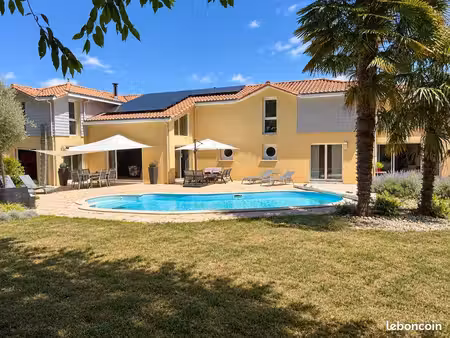 maison d’architecte 330 m² – 10 pièces – piscine – espace bien-être
