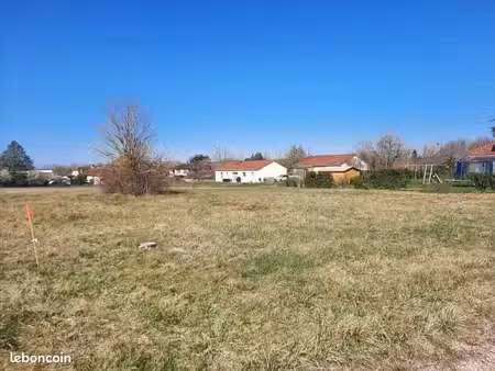 terrain 1 080 m² gramat