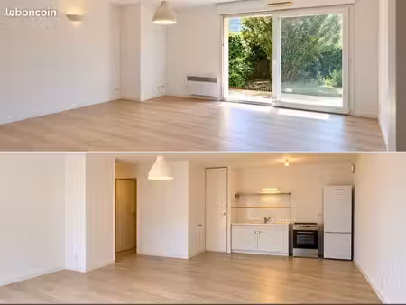 t2 55 m² / jardin privatif 45 m² / place parking / tram c / bordeaux