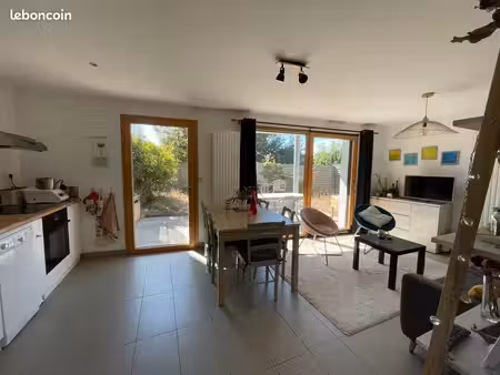 appartement t3 64 m²  avec jardin ensoleillé de 110m²