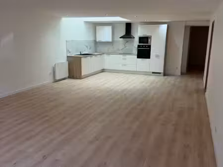appartement rénové - 3 pièces - 120 m²