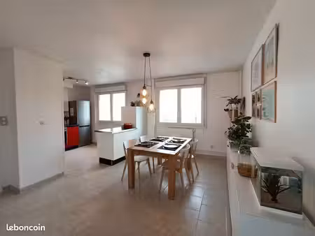appartement 3 pièces - 70 m² - île de nantes (république)