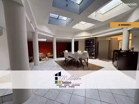 appartement 3 pièces 185 m²