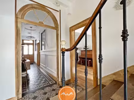 maison 7 pièces 208 m²