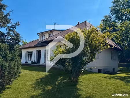 pavillon 5 pièces 290 m²