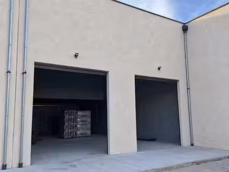 entrepôt dépôt local 90m2 emplacement stratégique