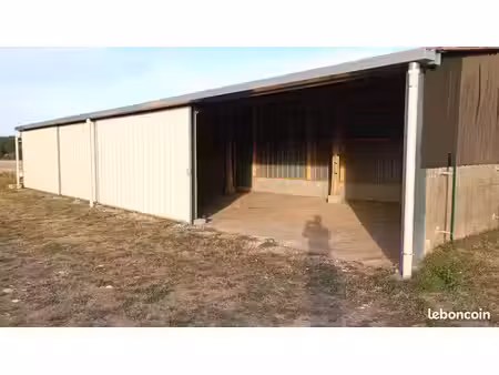 location hangar