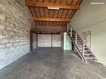 local commercial 263 m² parempuyre