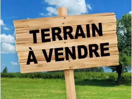 terrain 591 m²